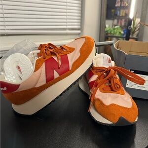Brown & Pink New Balances (BRAND NEW) - US7 W